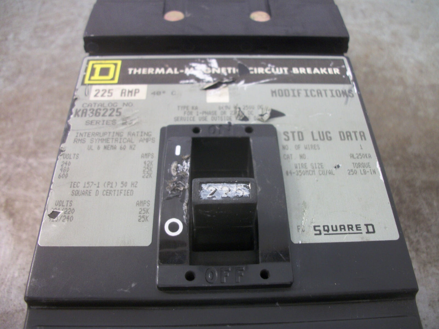 SQUARE D I-LINE KA CIRCUIT BREAKER KA36225 225AMP 600VOLT 3POLE GRAY CHIPPED