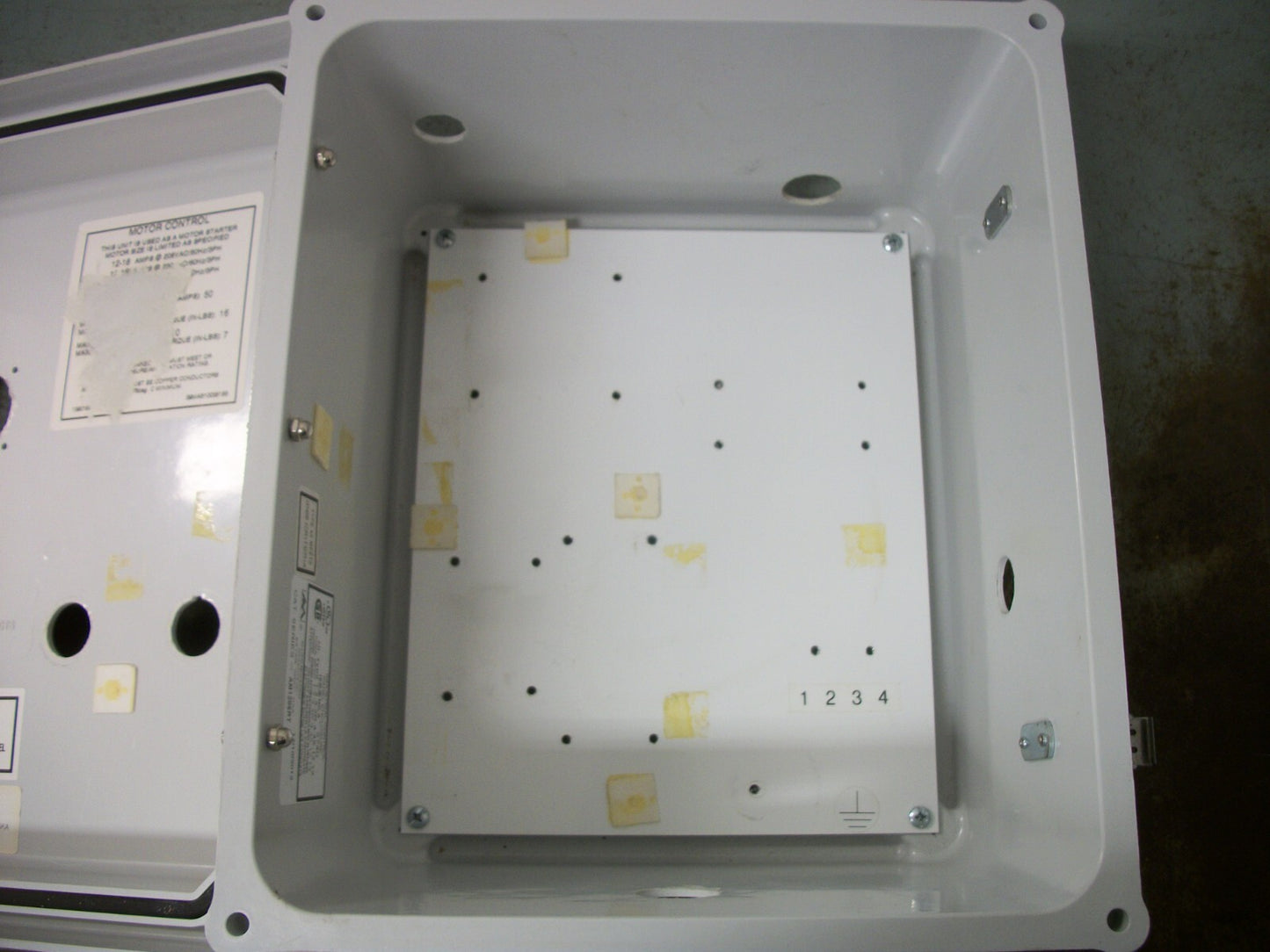 ALLIED 12 X 10 X 6 NON-METALLIC ENCLOSURE 1,2,3,3R,4,4X,12,13 AM1206RT