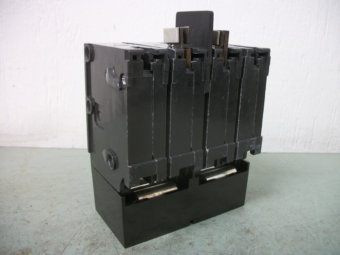 SIEMENS QPP CIRCUIT BREAKER Q2200B 200AMP 240VOLT 2POLE NOB