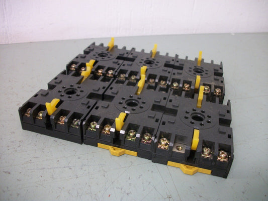 OMRON LOT OF 6 8-PIN RELAY SOCKET BASES P2CF-08 10AMP 250VOLT