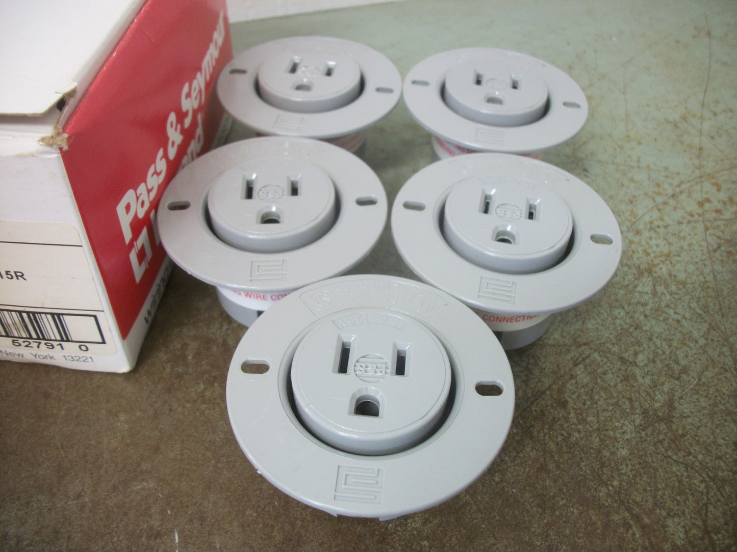 PASS & SEYMOUR BOX OF 5 GRAY FLANGED OUTLETS 5279-SS 15A 125V 2P 3W GRND NIB