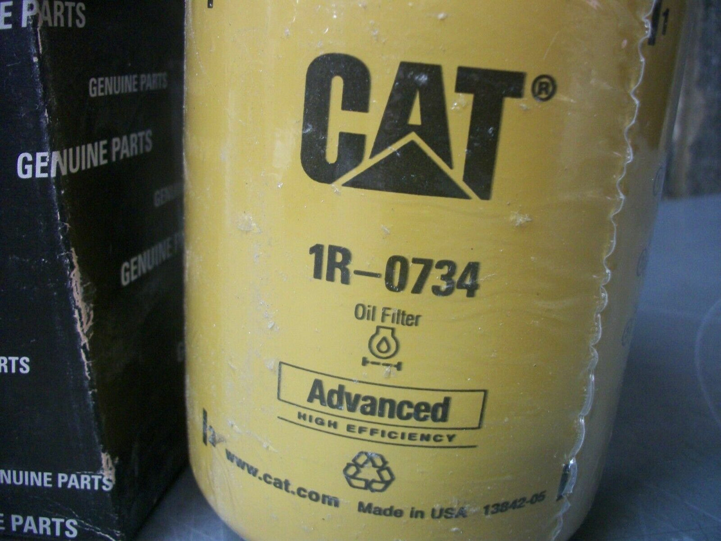 CAT OIL FILTER 1R0734 NIB
