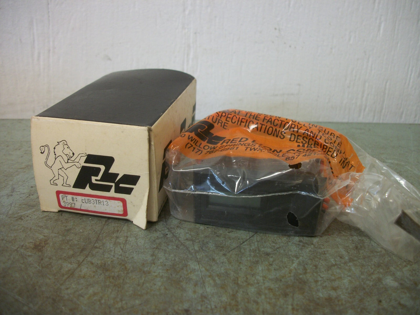 RED LION LCD DIGITAL COUNTER TOTALIZER MODULE CUB3TR13 NIB