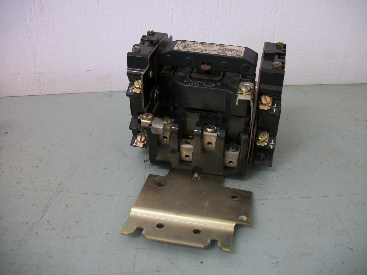GE SIZE 1 CONTACTOR CR306C0**ACDT 27AMP 120VCOIL 3PH 600V 10HP