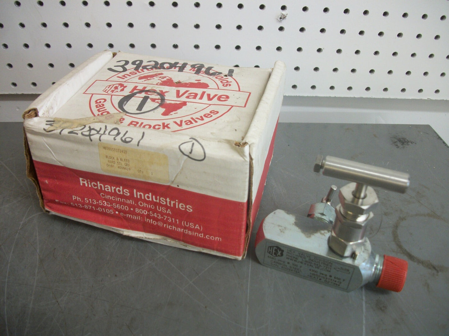 RICHARDS INDUSTRIES CARBON STEEL HEX VALVE HB501S3131413 4300PSI @ 650 DEG F NIB