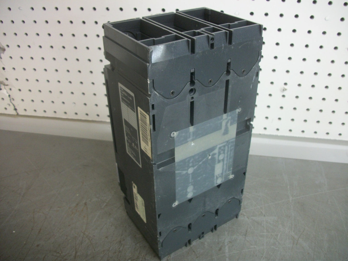 SQUARE D POWERPACT LL CIRCUIT BREAKER LLL36400U31XLY 400AMP 600VOLT 3POLE NOB