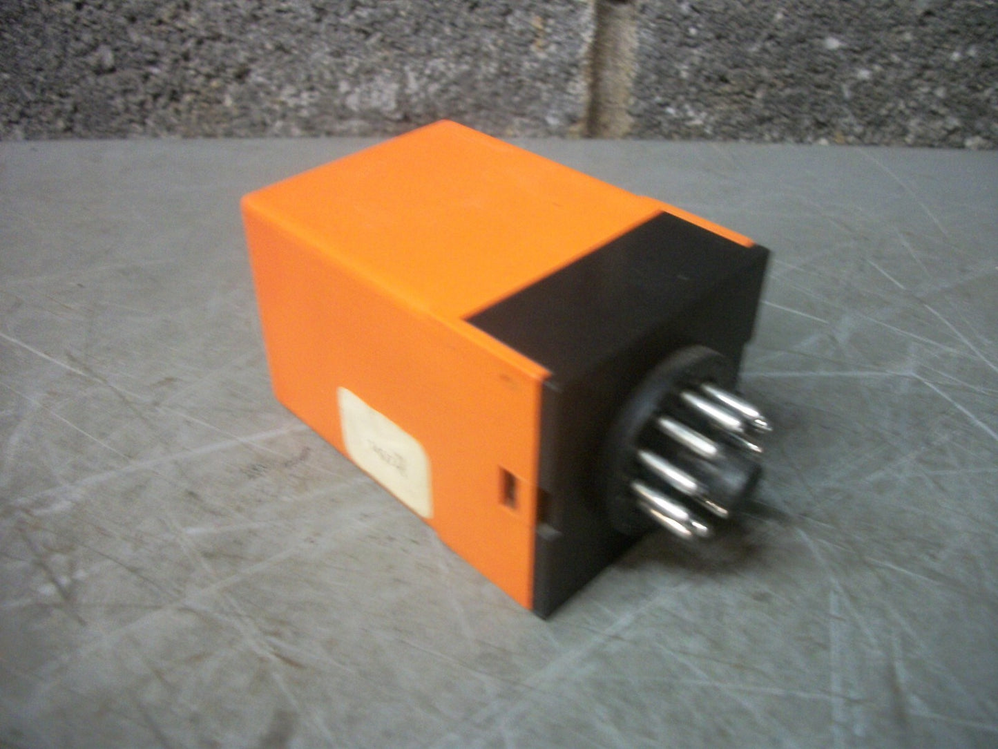 SYRELEC TIME DELAY RELAY LUR110A 110VAC 0.01-1.0 THRESH 5-50 HYSTERESIS