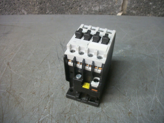SIEMENS CONTACTOR 3TF3010-0A 20AMP 120VCOIL 3PH 600V 7.5HP