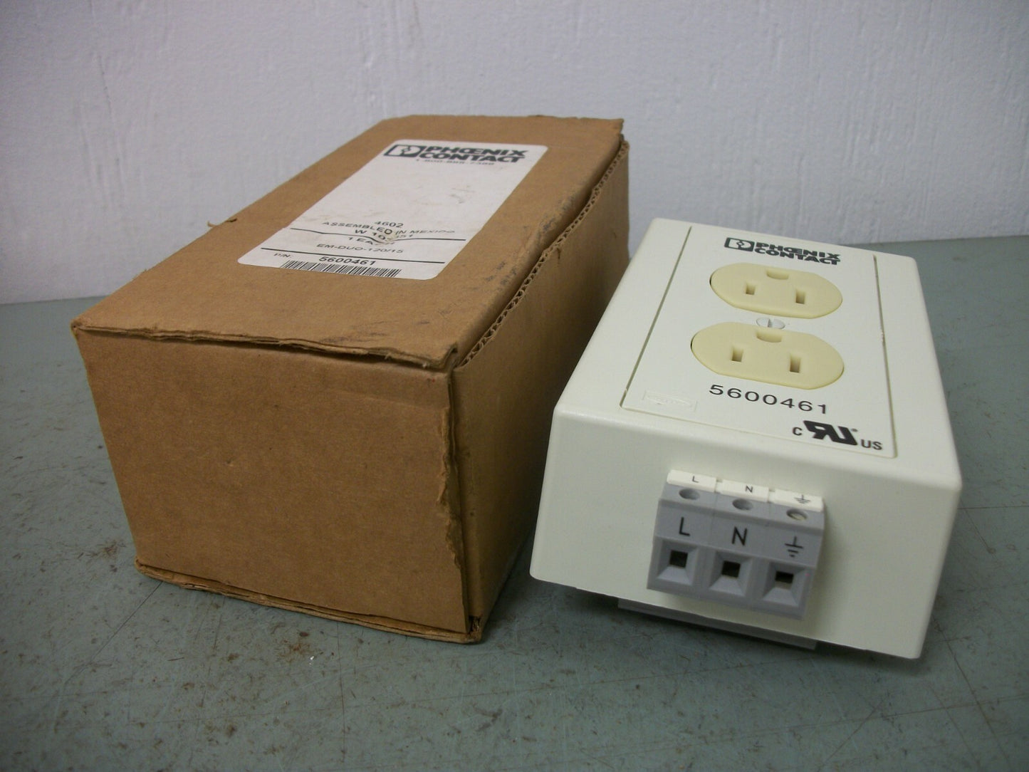 PHOENIX CONTACT DIN MOUNT DUPLEX RECEPTACLE EM-DUO-120/15 NIB