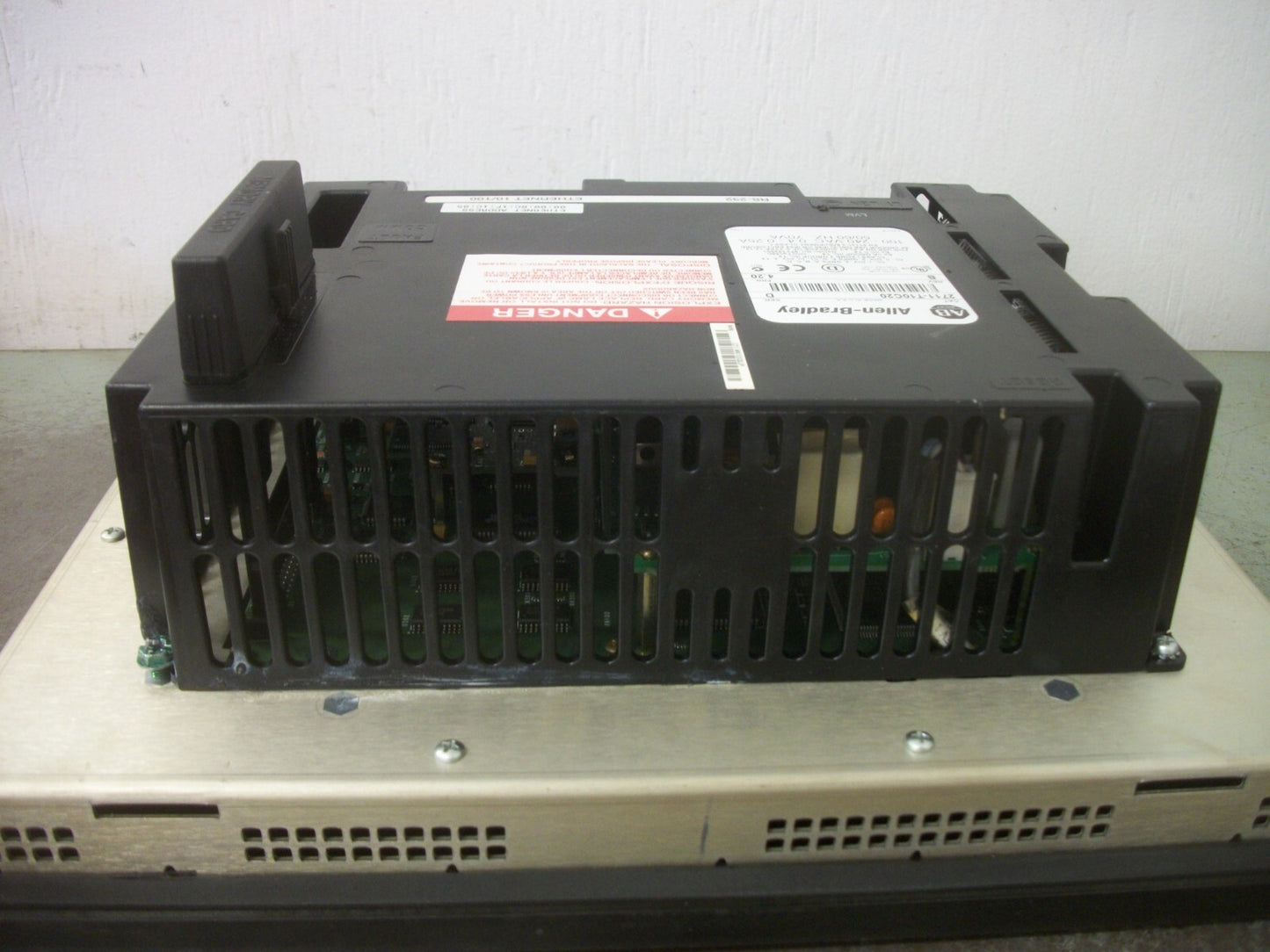 ALLEN-BRADLEY PANELVIEW 1000 TOUCHSCREEN OPERATOR INTERFACE DISPLAY 2711-T10C20