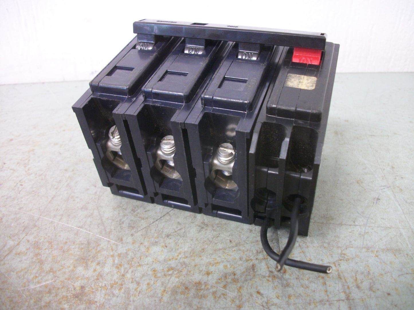 WESTINGHOUSE BA CIRCUIT BREAKER BAB3080HS 80AMP 240VOLT 3POLE W/SHUNT