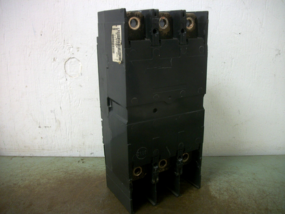 GE SPECTRA SGHA CIRCUIT BREAKER SGHA36AT0600 600AMP 600VOLT 3POLE W/600A TRIP