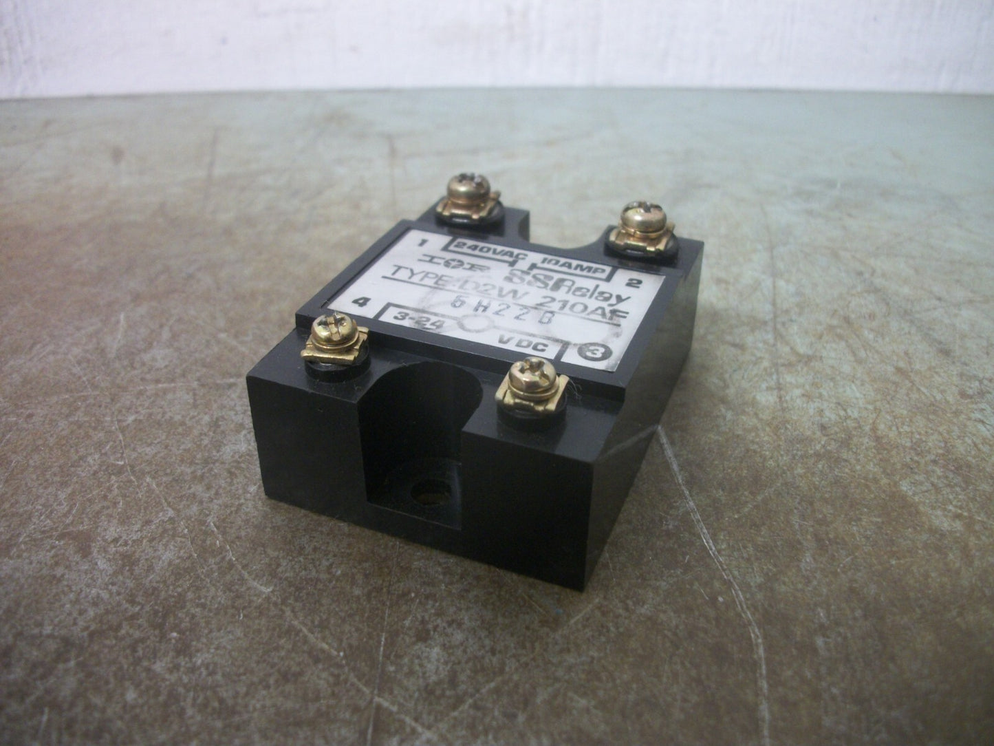 IOR SOLID-STATE RELAY D2W210AF 240VAC 10AMP 3-24VDC