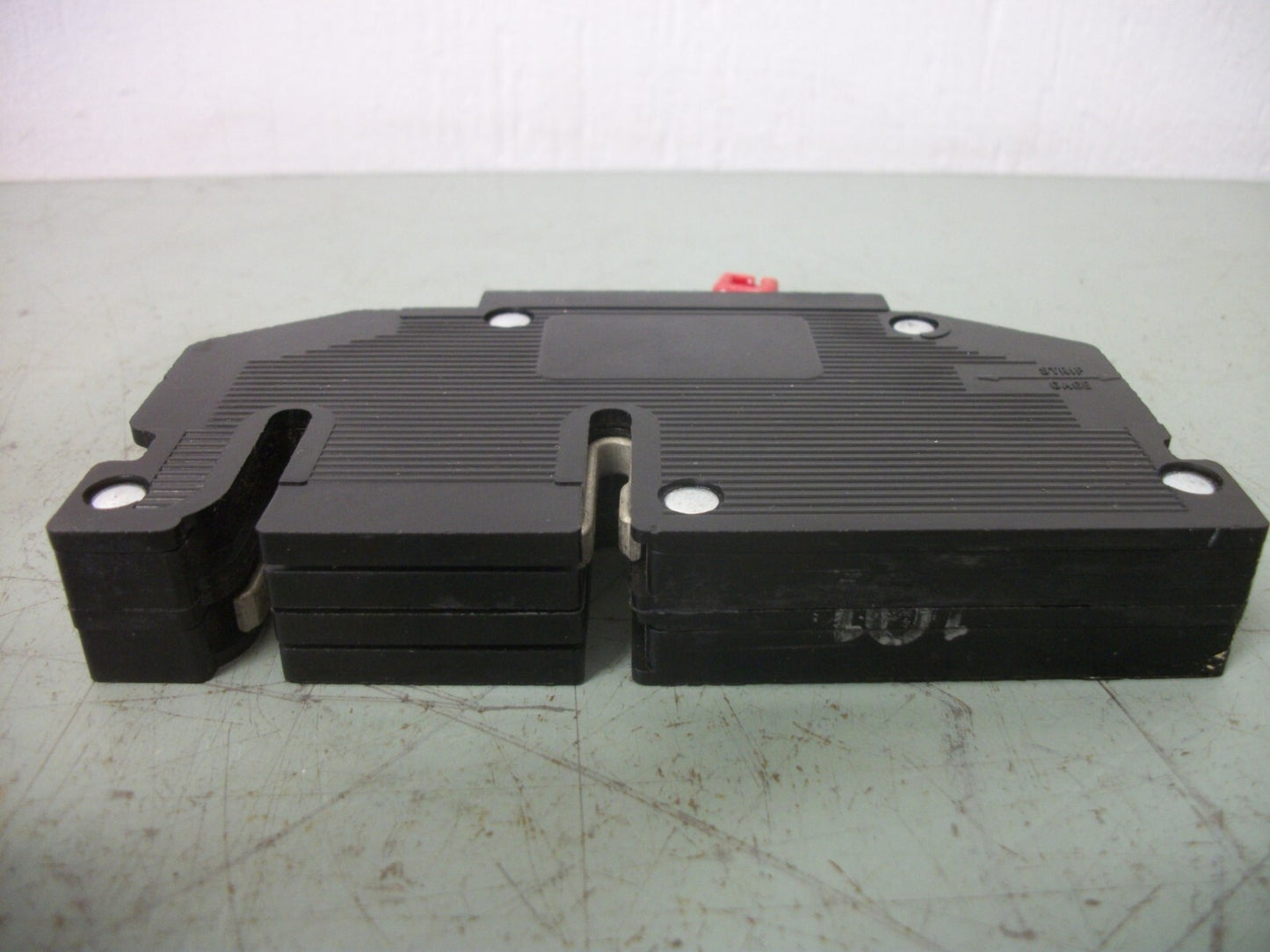 ZINSCO RC38AL TANDEM CIRCUIT BREAKER RC3820 20AMP 240VOLT 2POLE