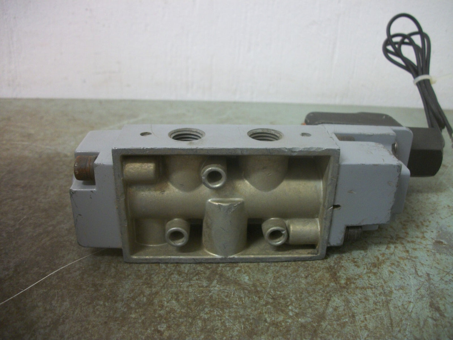 SCHRADER BELLOWS PNEUMATIC SOLENOID VALVE L77524101 120VOLT 6WATT