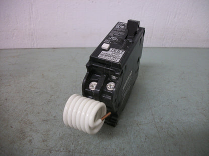 SIEMENS GFCI BLF2 CIRCUIT BREAKER BF120A 20AMP 120VOLT 1POLE NOB