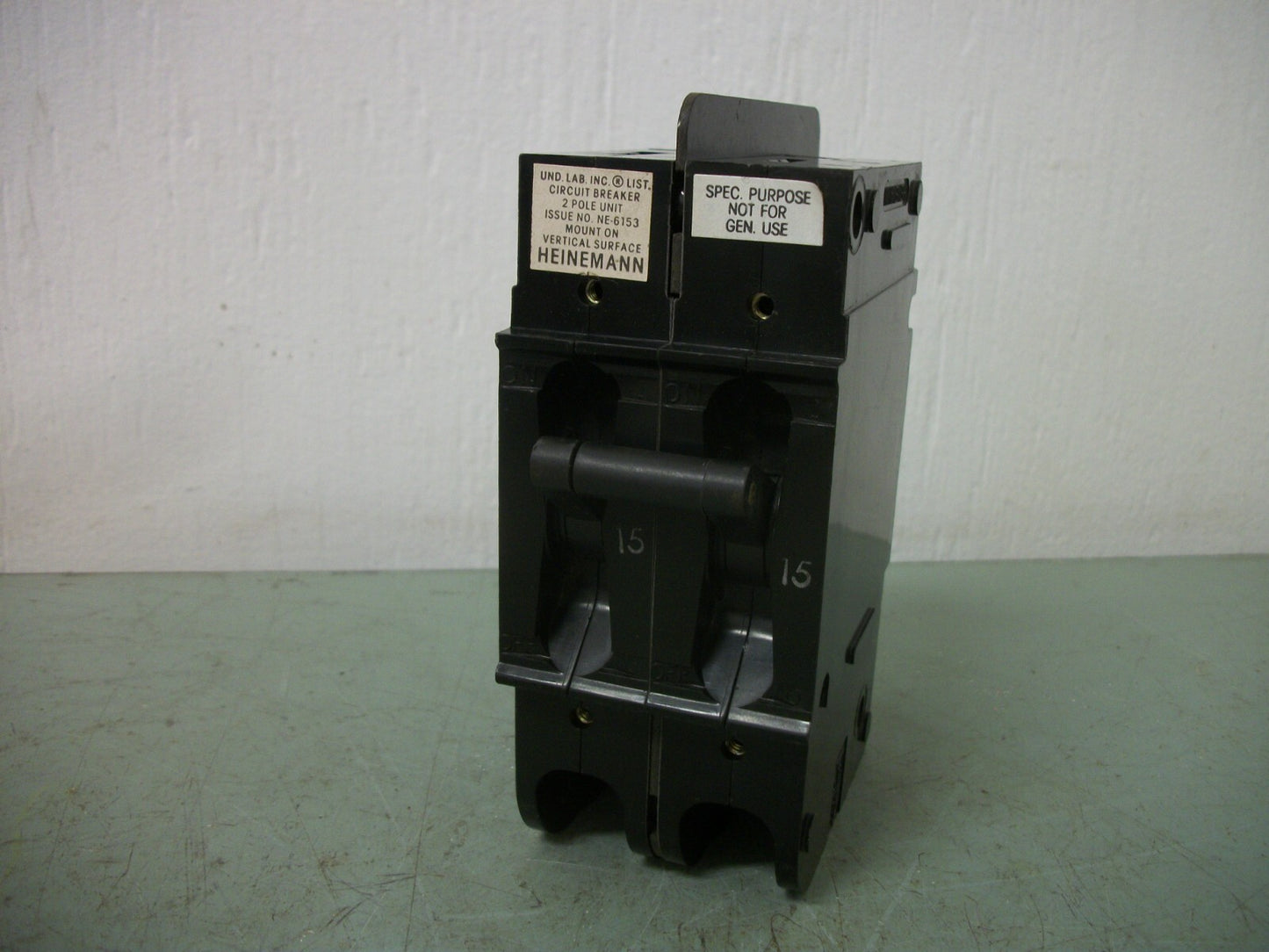 HEINEMANN CD2-B3-DU CIRCUIT BREAKER CD2-B3-DU0015-02C 15AMP 125VOLT 2POLE