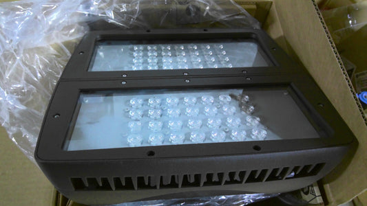 SPAULDING X-LARGE LED FLOOD LIGHT 93097257 120/277VOLT NIB