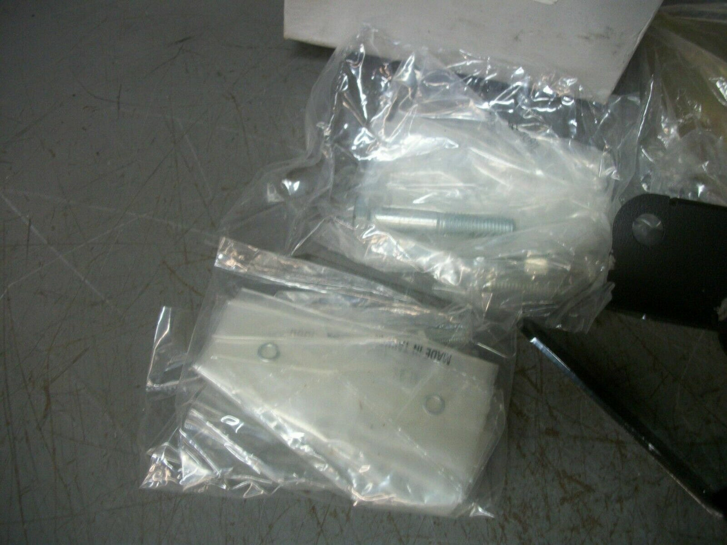 YALE STARTER KIT 580096684 NIB