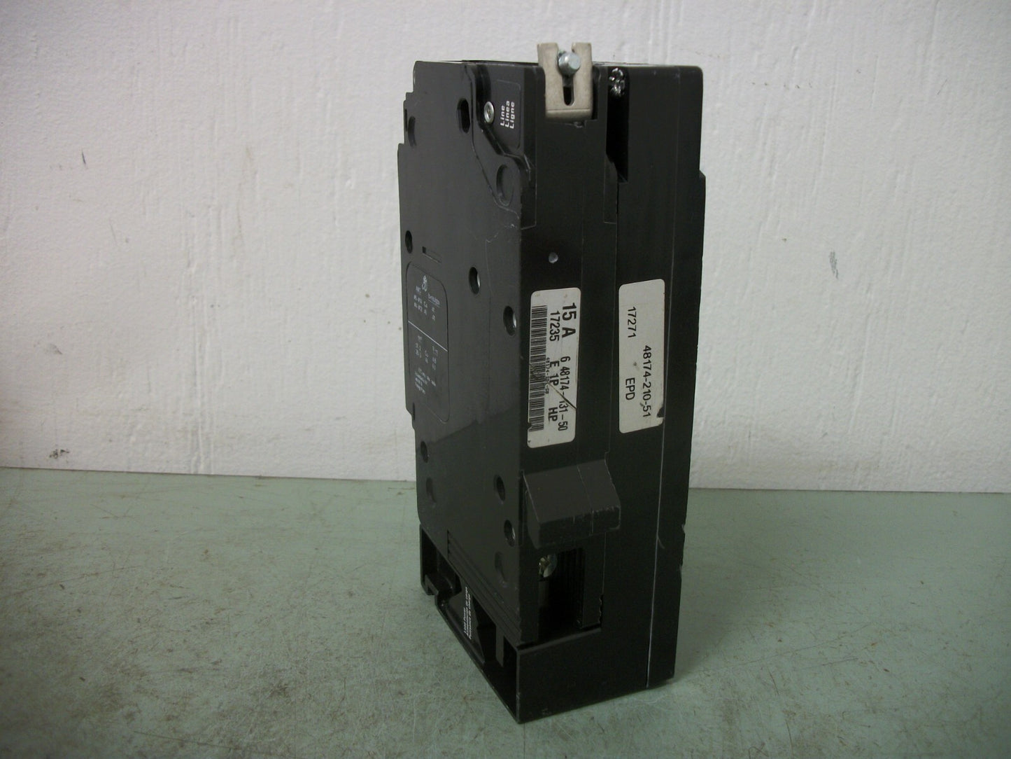 SQUARE D EQUIP PROTECT EDB CIRCUIT BREAKER EDB14015EPD 15AMP 277VOLT 1POLE NOB
