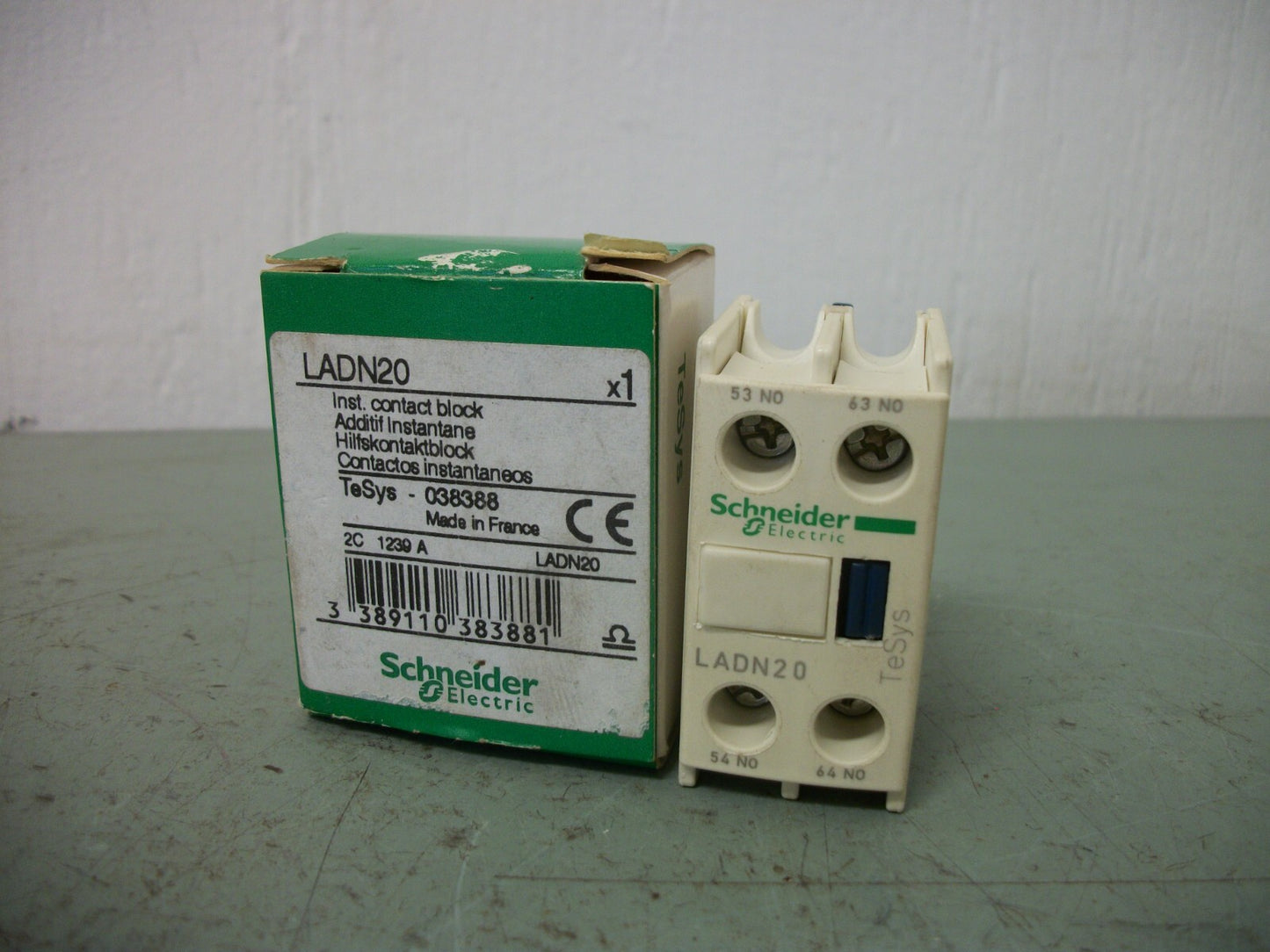 TELEMECANIQUE 2N.O. AUXILIARY CONTACT BLOCK LADN20 NIB