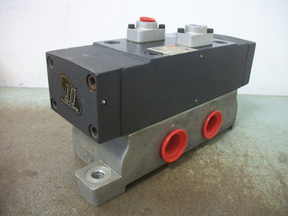 ISI AU5-150 FLUID POWER SOLENOID VALVE AU5-03-050-03 NEW