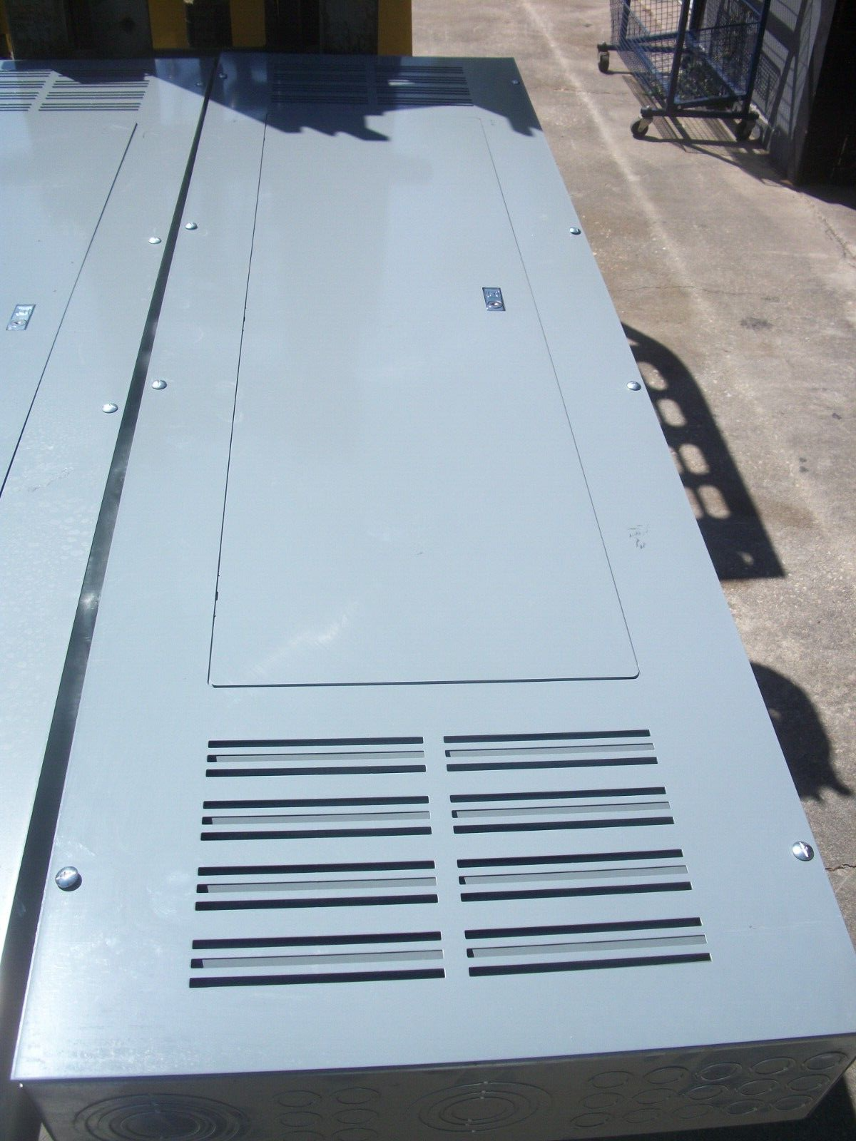 SQUARE D NQ LOAD CENTER PANELBOARD NQ84L4C 400AMP 240VOLT 1PH NOB