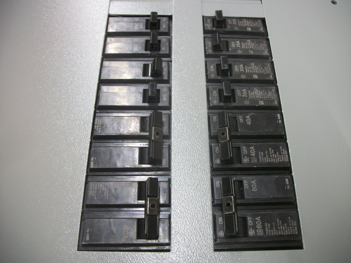 GE RELIAGEAR PANELBOARD INTERIOR AQF1242AB 225A 120/240V 1PH 200A MAIN NIB