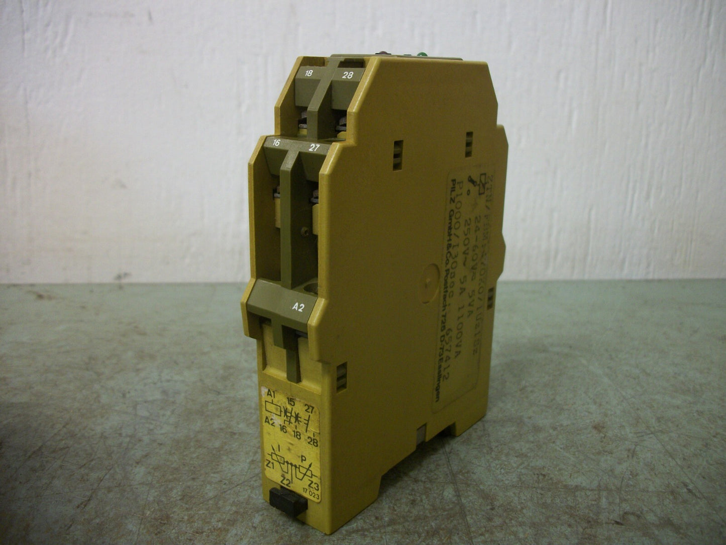 PILZ SAFETY RELAY ZTN/FBM:470K0/1Uz1Sz P1000/130SEC 24-60VDC 5VA 250VAC 1100VA