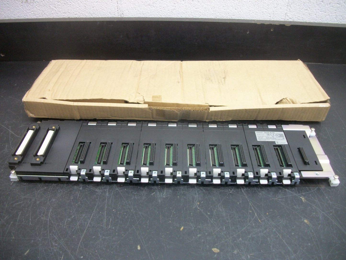 OMRON 10-SLOT PLC BASE UNIT CS1W-BI103 NIB
