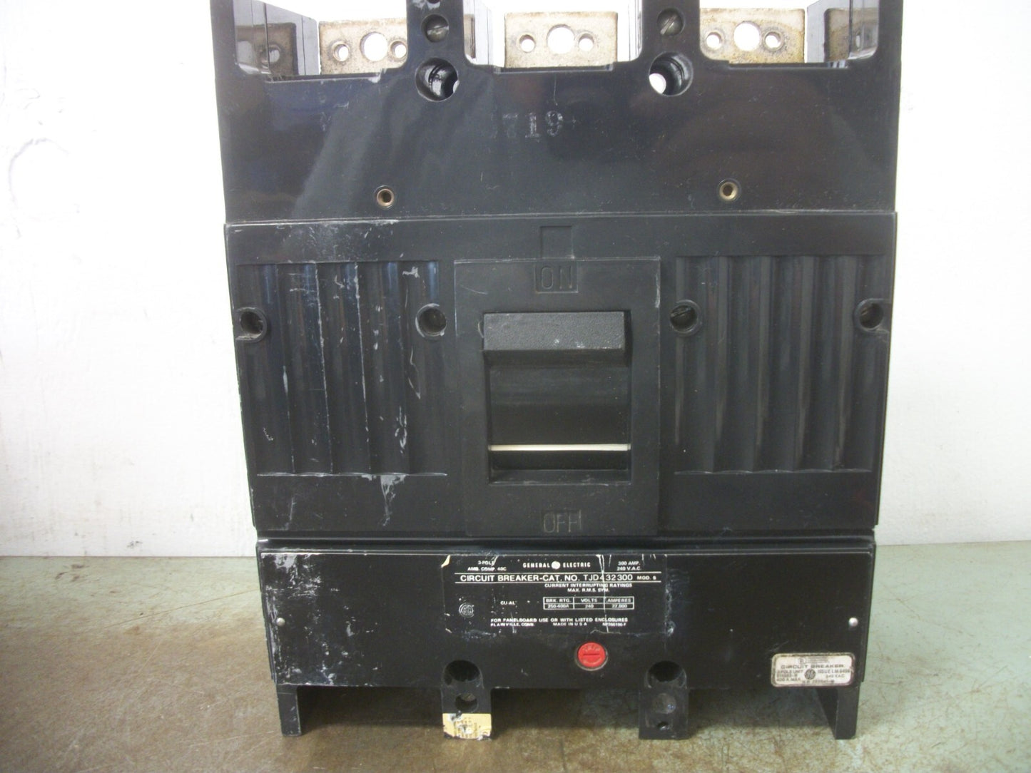 GE TJD CIRCUIT BREAKER TJD432300 300AMP 240VOLT 3POLE BLACK