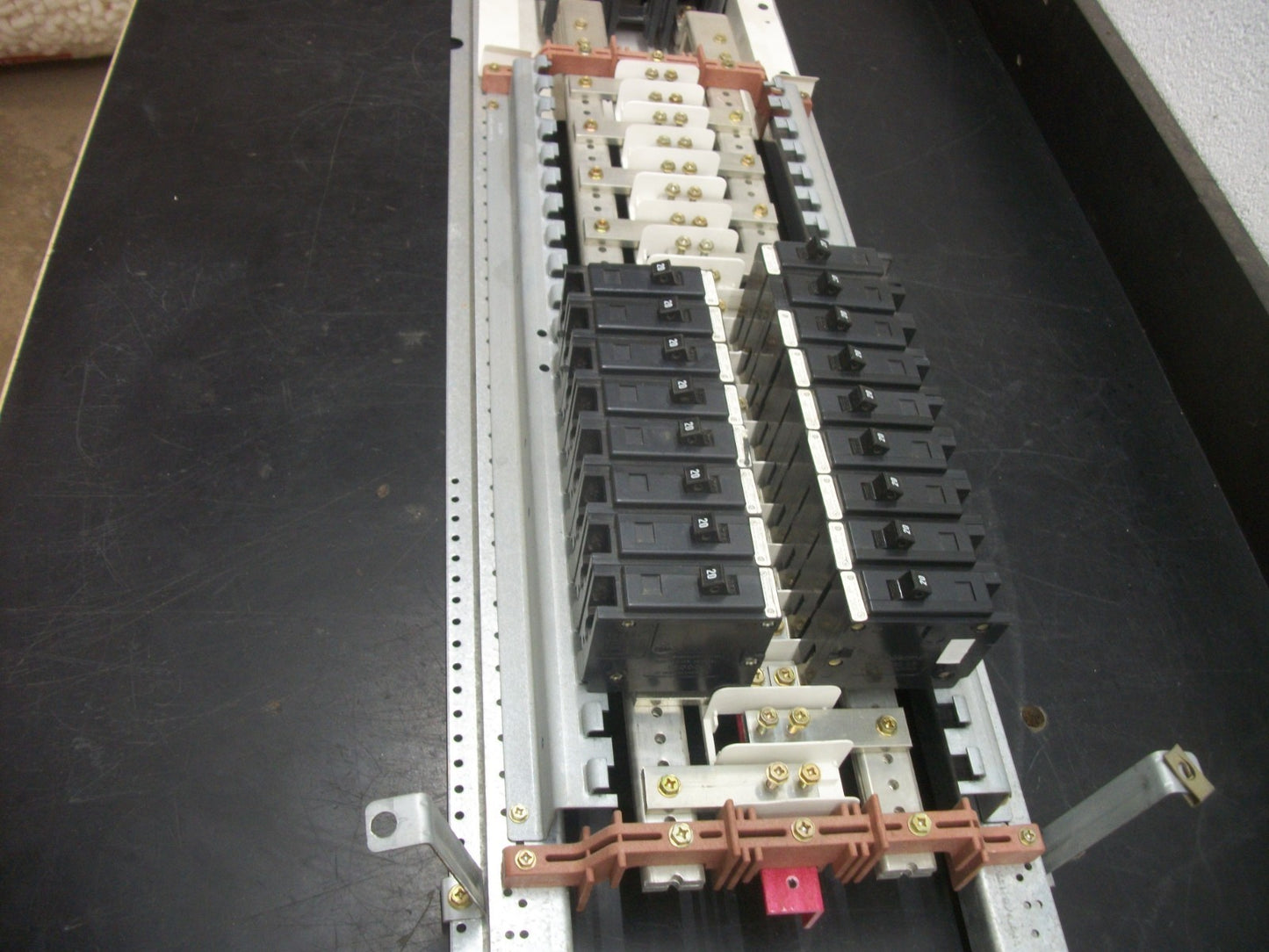 CUTLER-HAMMER PANELBOARD INTERIOR DK2400W 400AMP 240VOLT 1PH W/400A MAIN