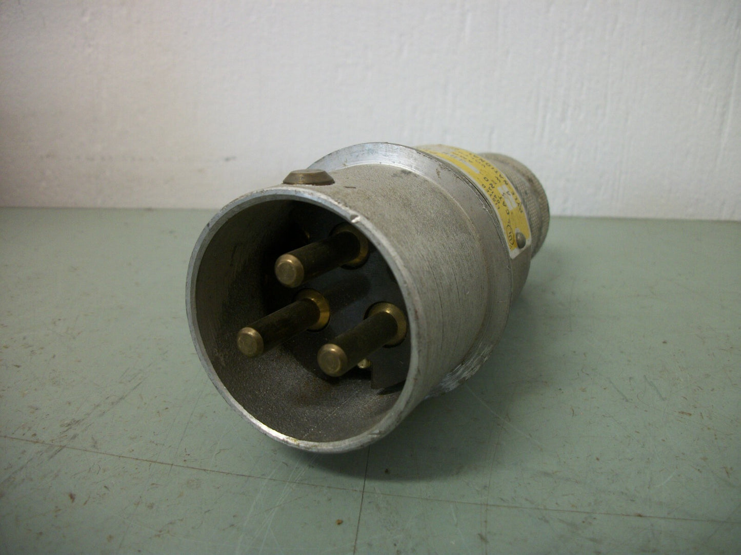 PYLE-NATIONAL PIN & SLEEVE PLUG 386-PR 30AMP 250AMP 3POLE 4W