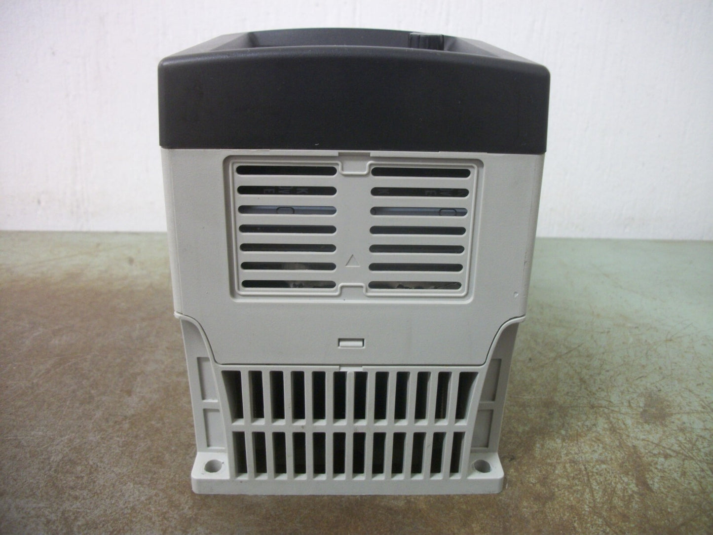 ALLEN-BRADLEY POWERFLEX 4 5HP AC DRIVE 22A-B017N104 230VOLT 3PH 17.5AMP NO COVER