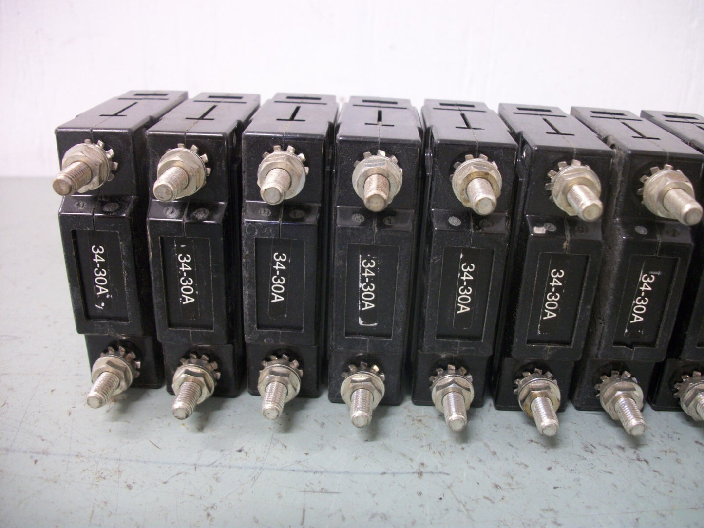 CARLINGSWITCH LOT OF 9 CIRCUIT BREAKERS CA1-X0-02-018-121-C 30AMP 277VOLT 1POLE