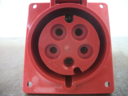 INTERPOWER PIN & SLEEVE CONNECTOR RECEPTACLE 84252300 32AMP 220-415VOLT 3P+N+GRN