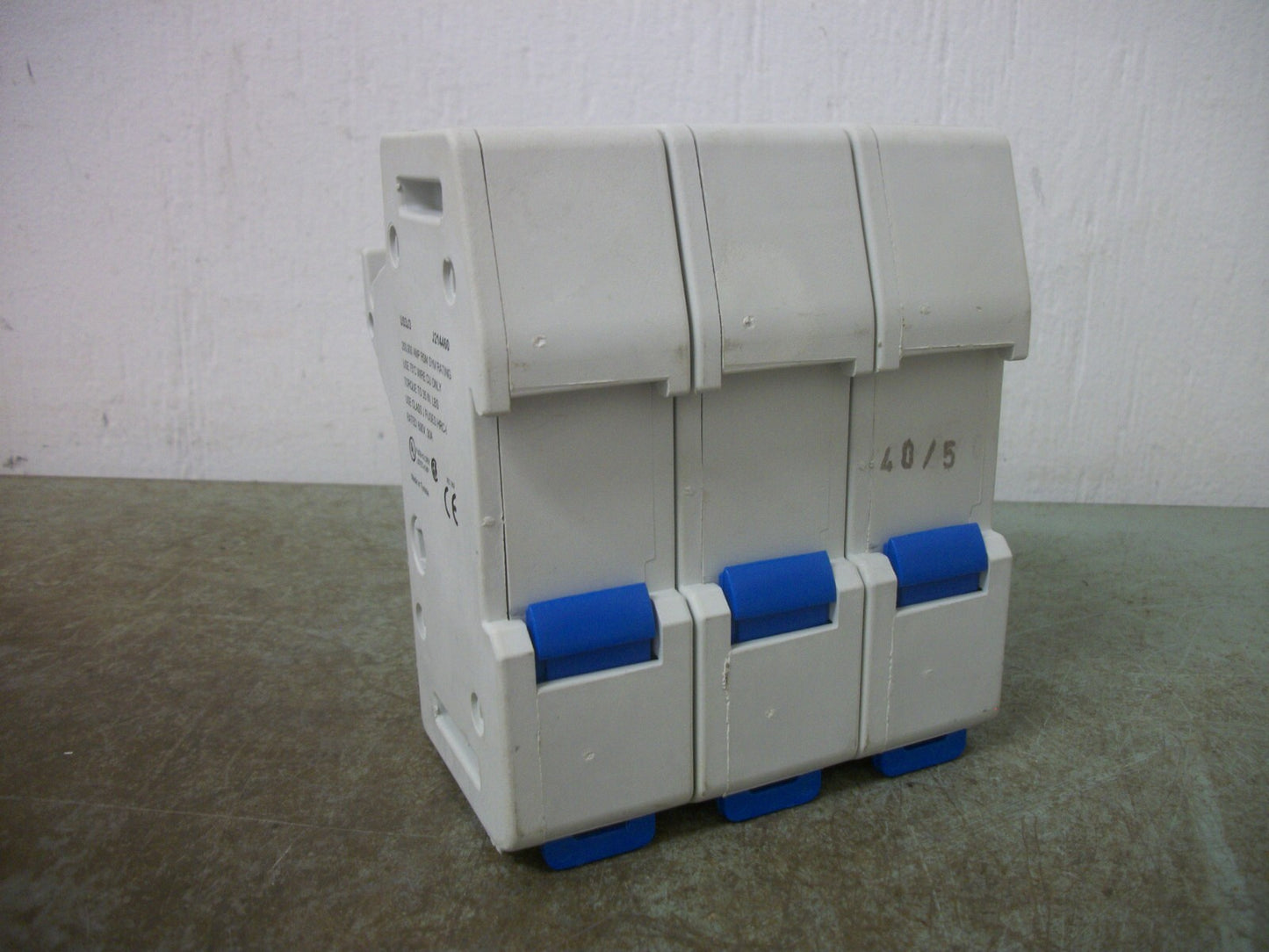 FERRAZ-SHAWMUT ULTRASAFE CLASS J FUSEHOLDER US3J3 30AMP 600VOLT 3POLE