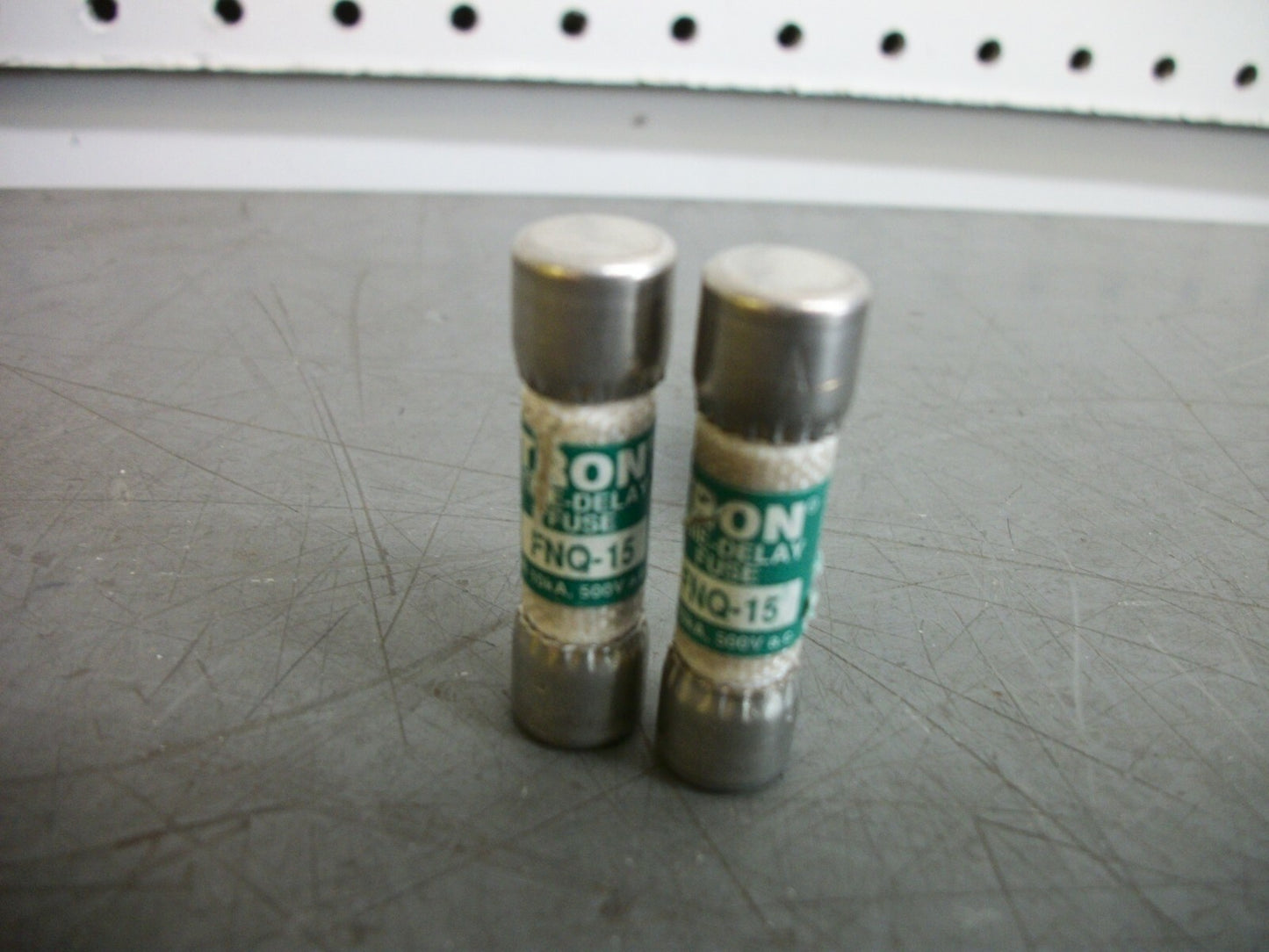 BUSSMANN LOT OF 2 TRON FUSES FNQ15 15AMP 500VOLT NOB