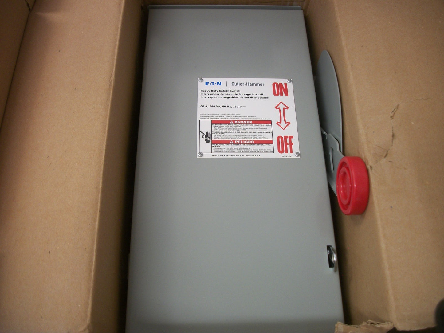 CUTLER-HAMMER DISCONNECT TYPE 3R DH322FRK 60AMP 240VOLT 3POLE FUSIBLE NIB