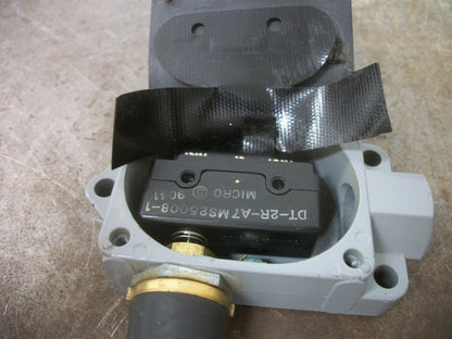 HONEYWELL MICRO SWITCH LIMIT SWITCH DTF2-2RN-RH NOB