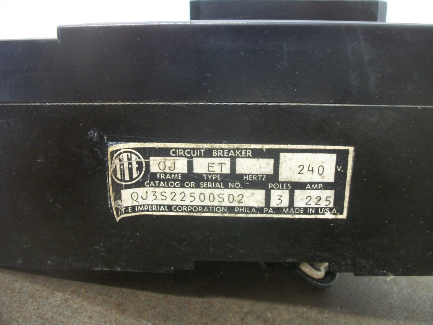SIEMENS ITE ET QJ3 CIRCUIT BREAKER QJ3S22500S02 225AMP 240VOLT 3POLE W/SHUNT NOB