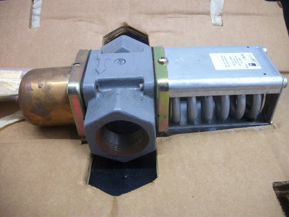 JOHNSON CONTROLS V47AE-1 SIZE 1-1/4" WATER VALVE V47AE-1C 75-135 DEG F NIB