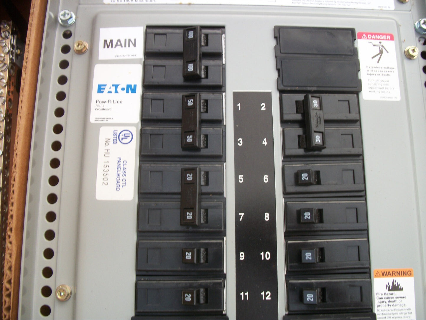 CUTLER-HAMMER PRL1A PANELBOARD W/INTERIOR LWPQ2036 100A 120/240V 100A MAIN NEW