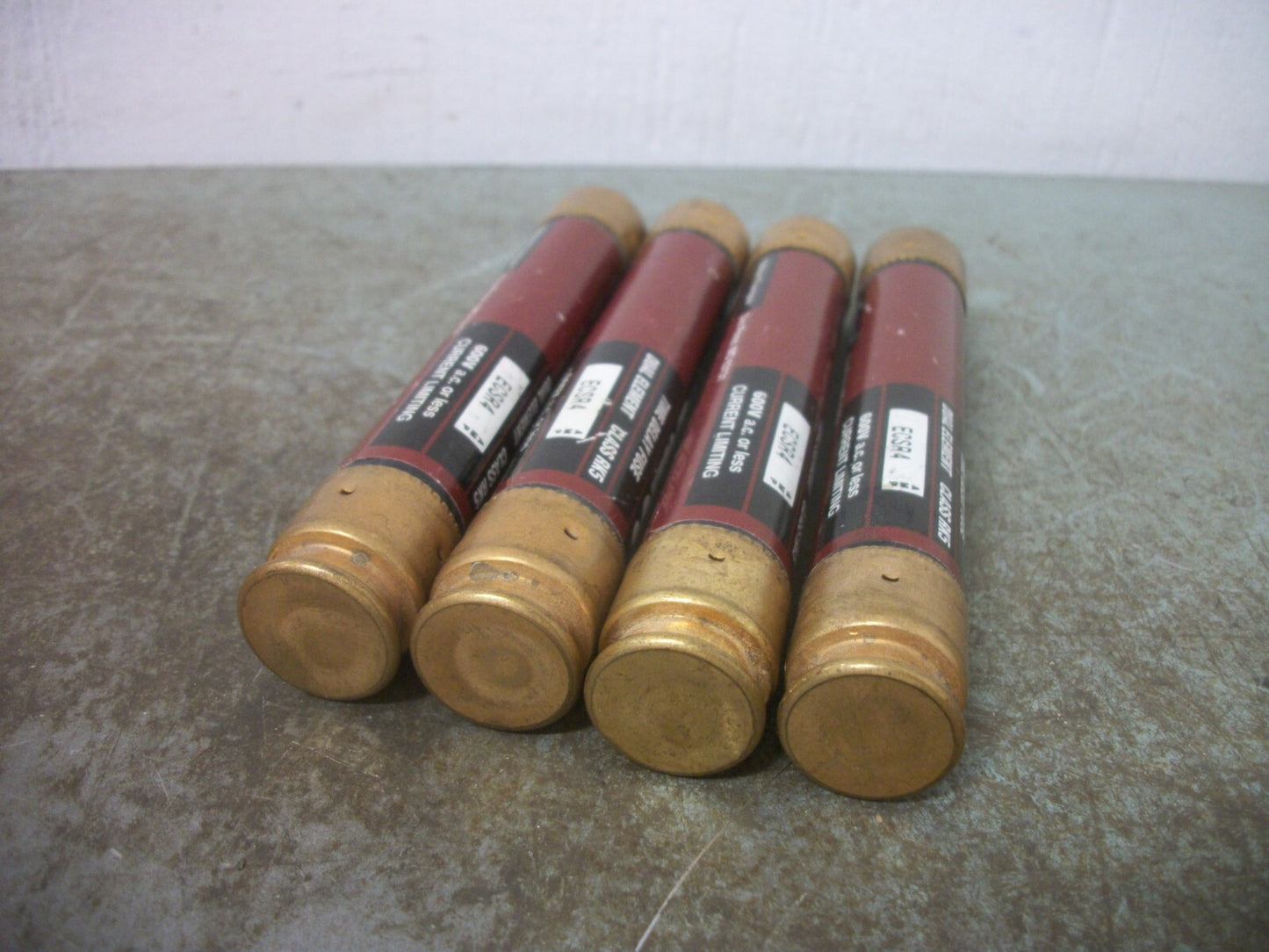 EDISON LOT OF 4 BULLET FUSES ECSR4 4AMP 600VOLT NOB