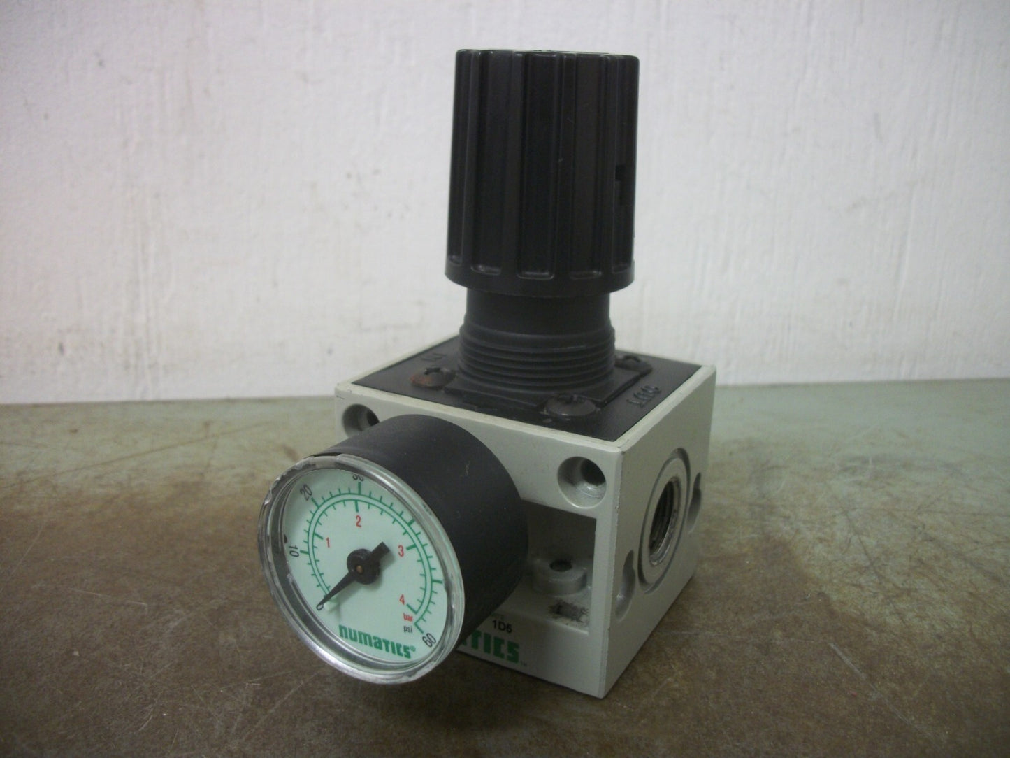 NUMATICS PNEUMATIC PRESSURE REGULATOR R22R-03L 0-125PSIG