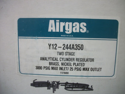 AIRGAS 2-STAGE ANALYTICAL PNEUMATIC CYLINDER REGULATOR Y12-244A350 3000PSIG NIB