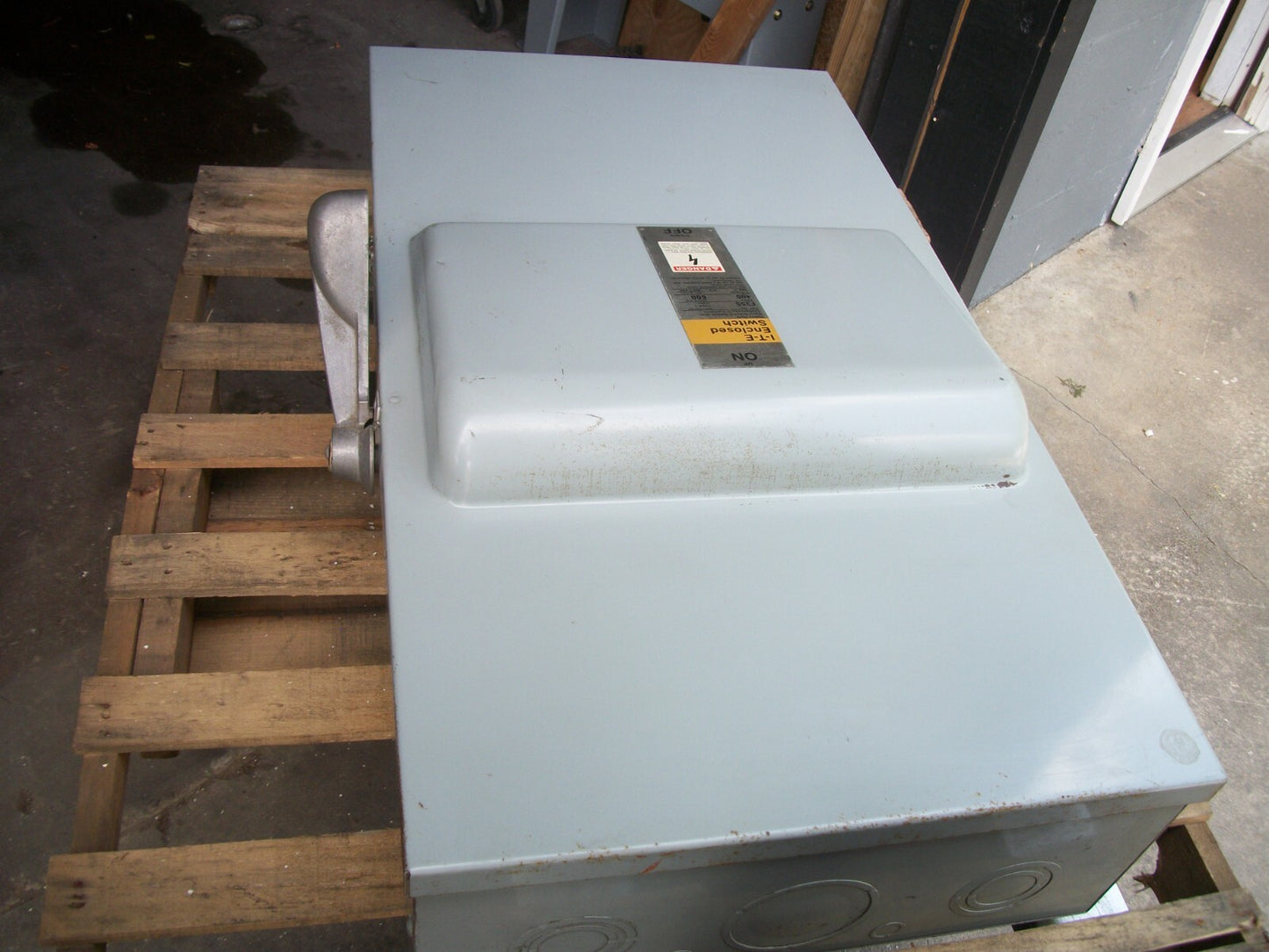 SIEMENS DISCONNECT TYPE 1 F355 400AMP 600VOLT 3POLE FUSIBLE