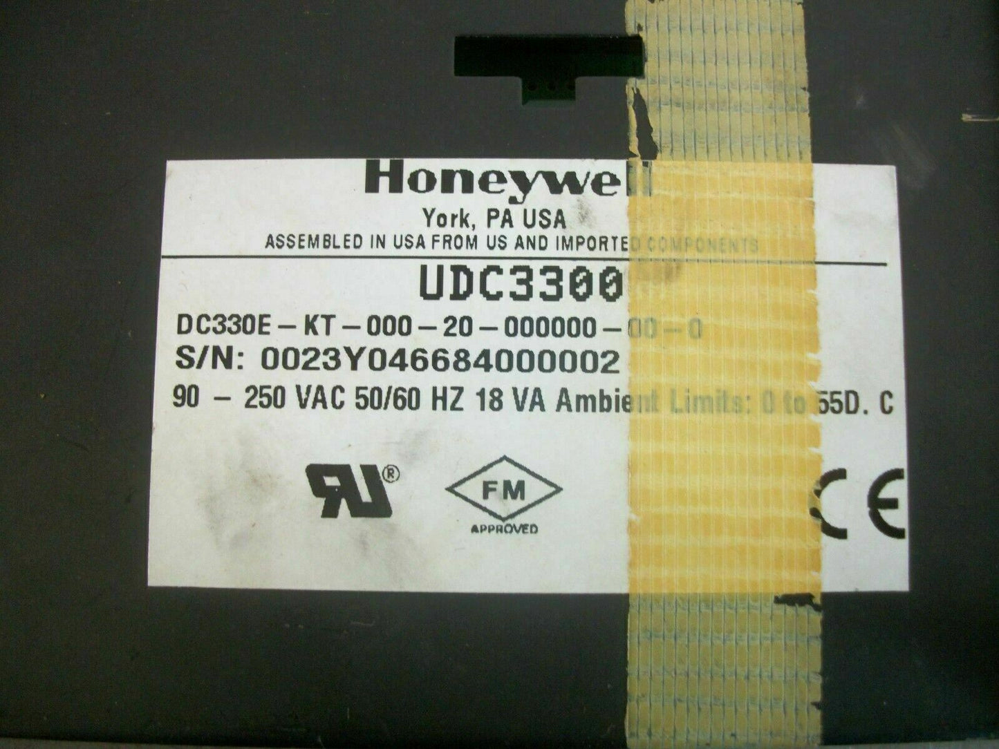 HONEYWELL TEMPERATURE CONTROLLER DC330E-KT-000-20-000000-00-0