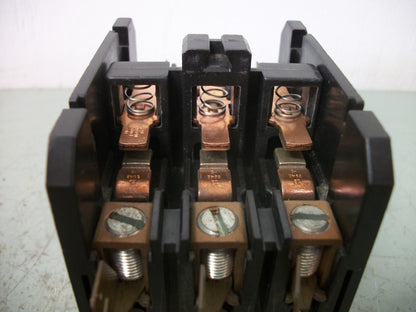 CUTLER-HAMMER DEF PURPOSE CONTACTOR C25FNF350 50AMP 120VCOIL 3PH 600V 30HP NOB