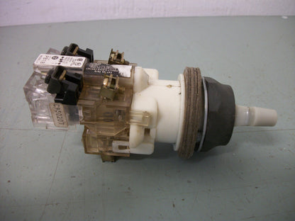 WESTINGHOUSE 3-POSITION MAINTAINED SELECTOR SWITCH SSK3 PB1B